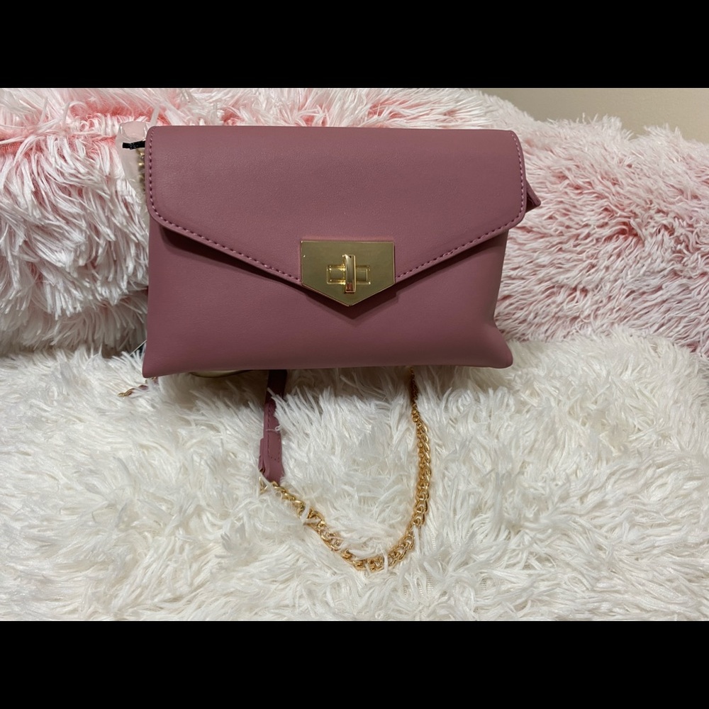 Blush shoulder bag- gold chain straps